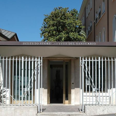 Hotel Casa Religiosa Per Ferie Ancelle Del Santuario Řím Exteriér fotografie