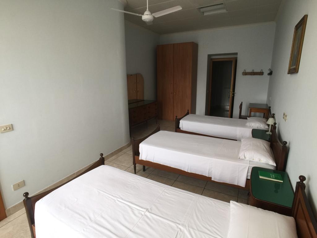Hotel Casa Religiosa Per Ferie Ancelle Del Santuario Řím Exteriér fotografie