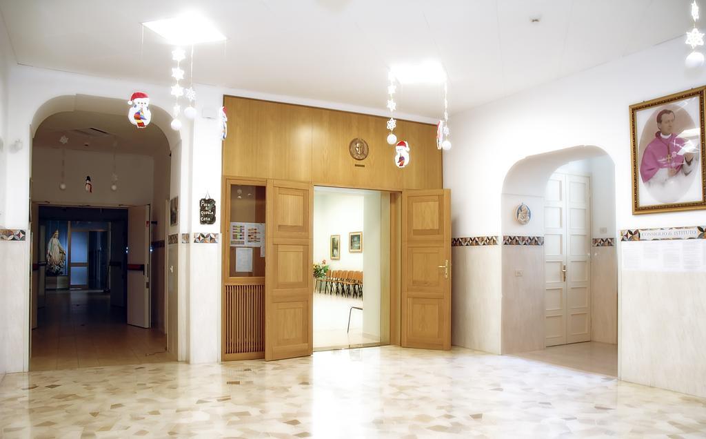 Hotel Casa Religiosa Per Ferie Ancelle Del Santuario Řím Exteriér fotografie