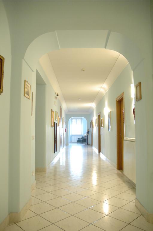Hotel Casa Religiosa Per Ferie Ancelle Del Santuario Řím Exteriér fotografie